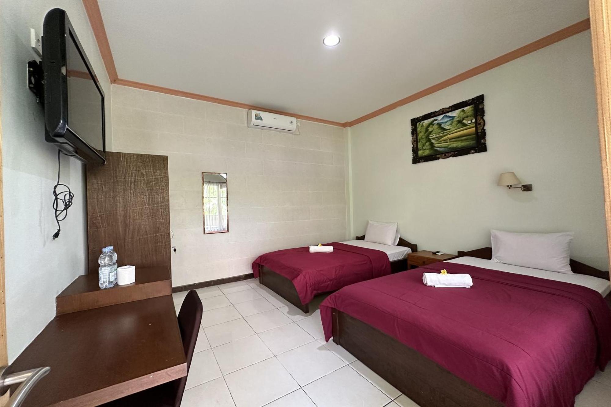 Taxa Raya Guest House Legian  Bagian luar foto