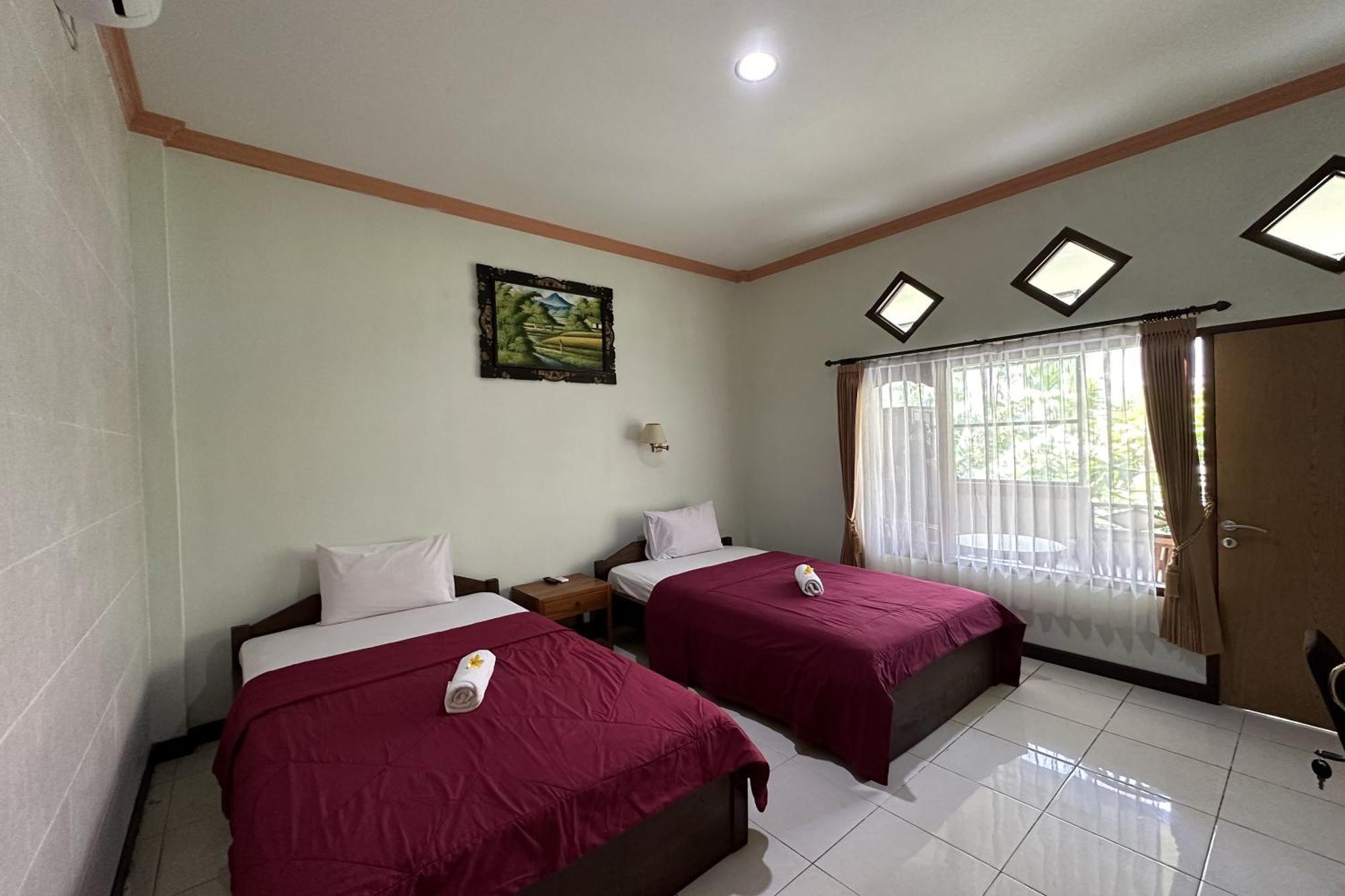 Taxa Raya Guest House Legian  Bagian luar foto