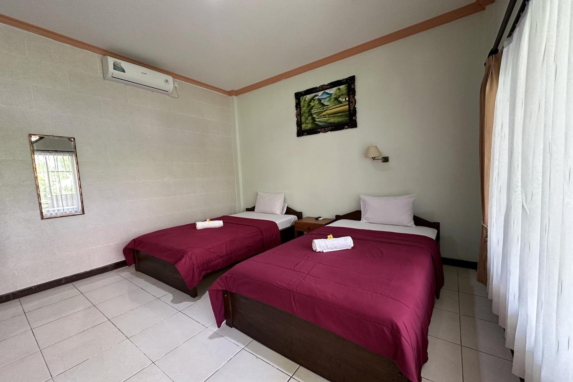 Taxa Raya Guest House Legian  Bagian luar foto
