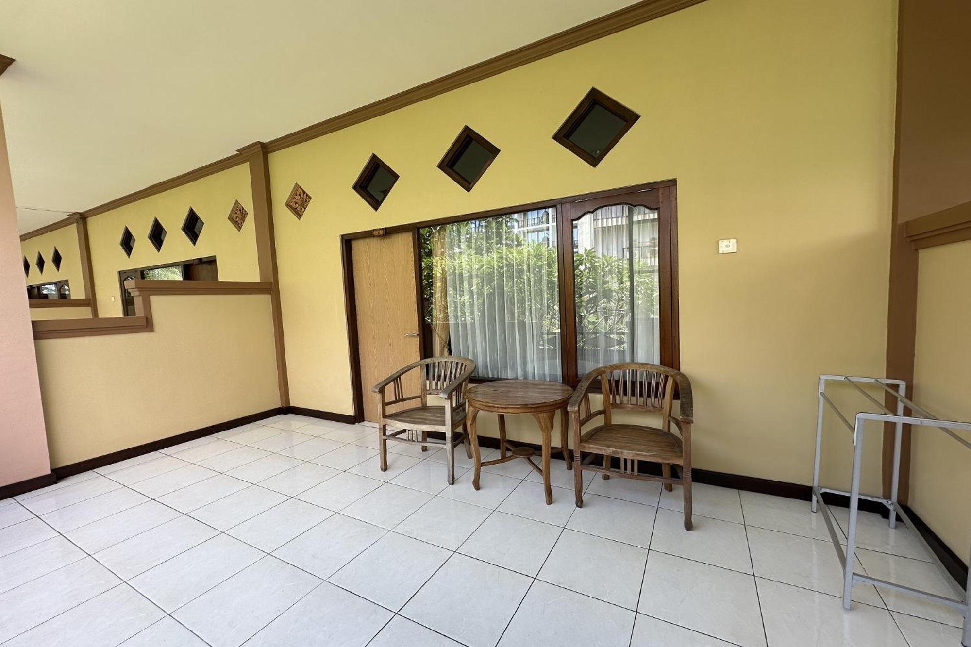 Taxa Raya Guest House Legian  Bagian luar foto