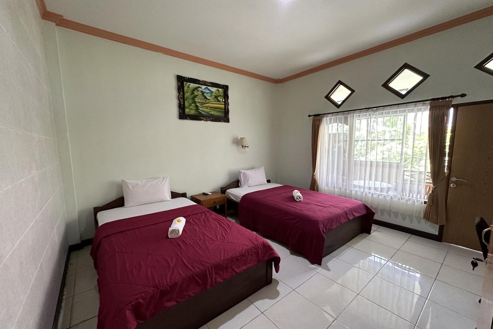 Taxa Raya Guest House Legian  Bagian luar foto