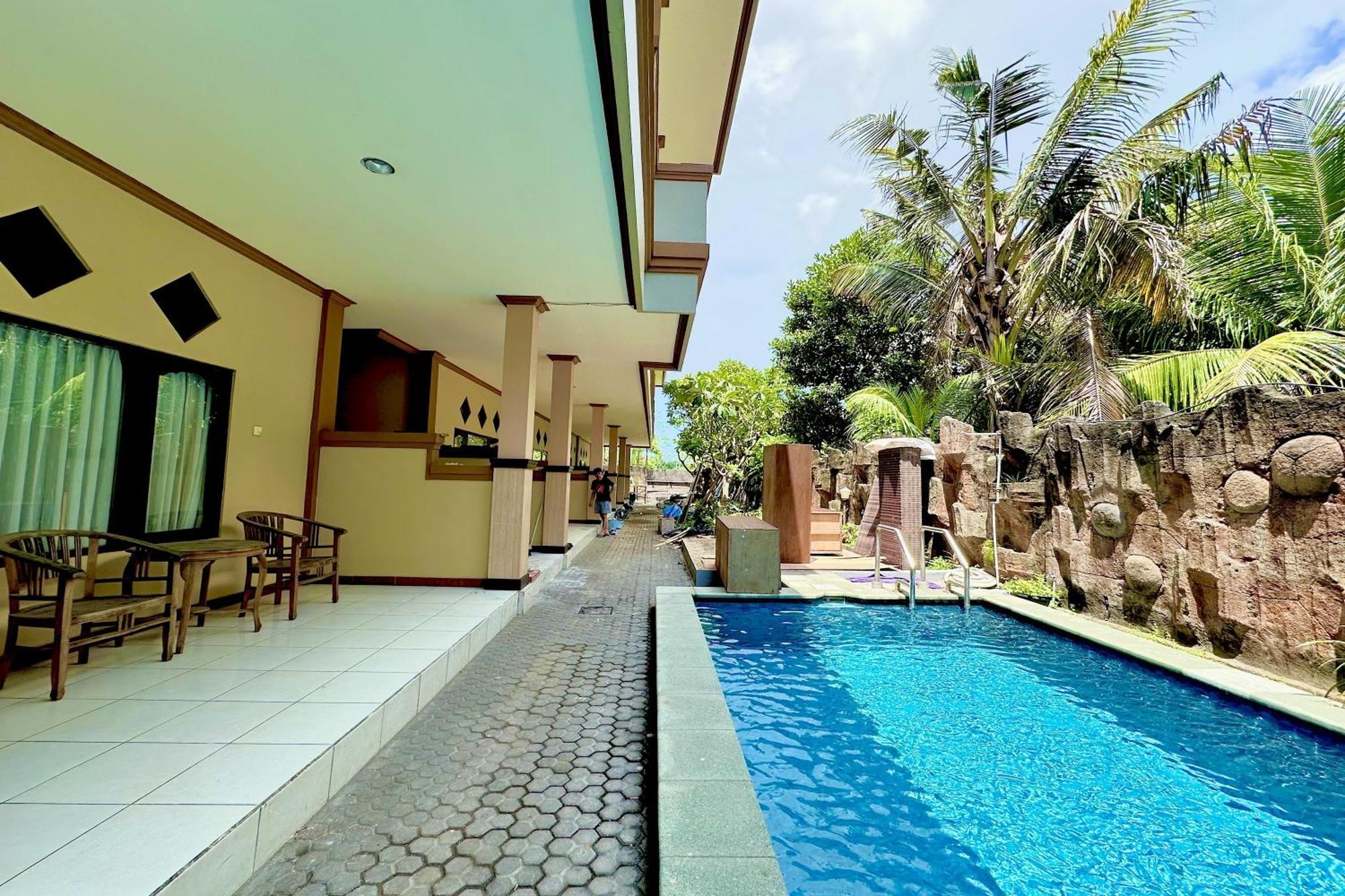 Taxa Raya Guest House Legian  Bagian luar foto