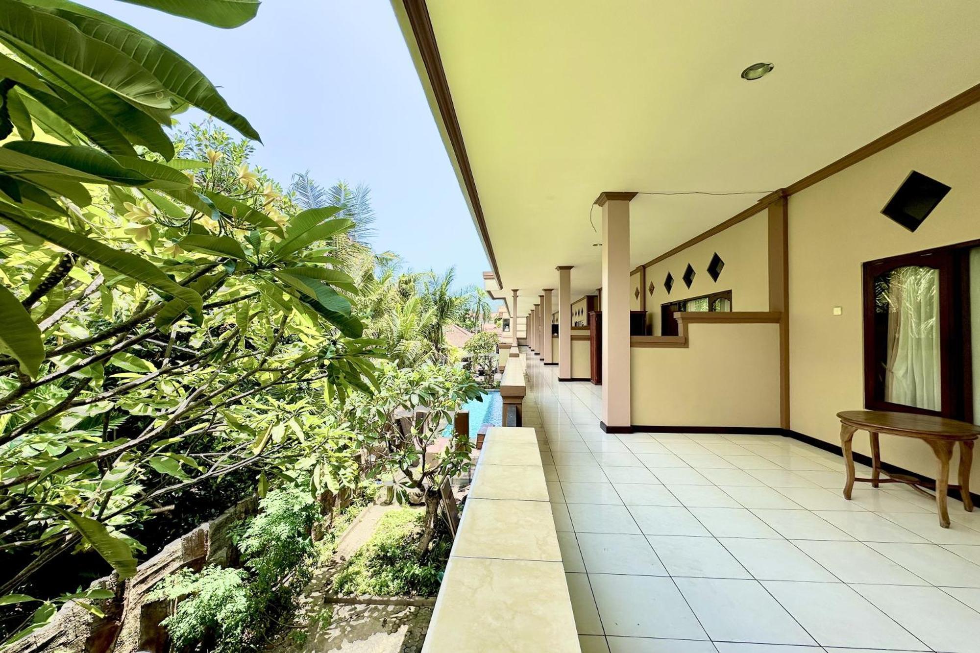 Taxa Raya Guest House Legian  Bagian luar foto