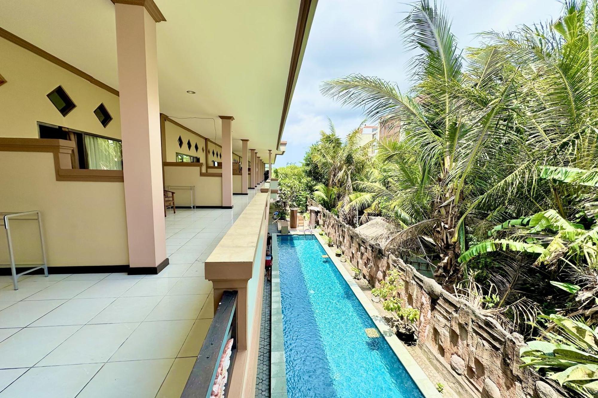 Taxa Raya Guest House Legian  Bagian luar foto